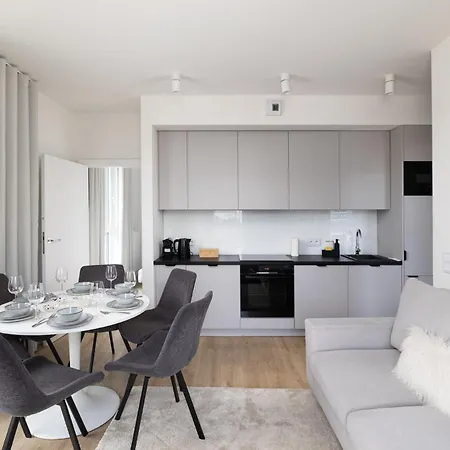 2-bedroom Modern On Domaniewska Street | Mokotow | Apartamento