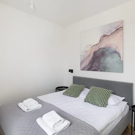Apartamento 2-bedroom Modern On Domaniewska Street | Mokotow | *