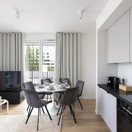 2-bedroom Modern On Domaniewska Street | Mokotow | Varsóvia
