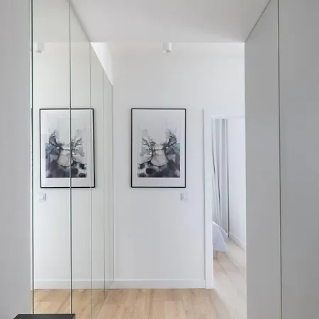 Apartamento 2-bedroom Modern On Domaniewska Street | Mokotow | *